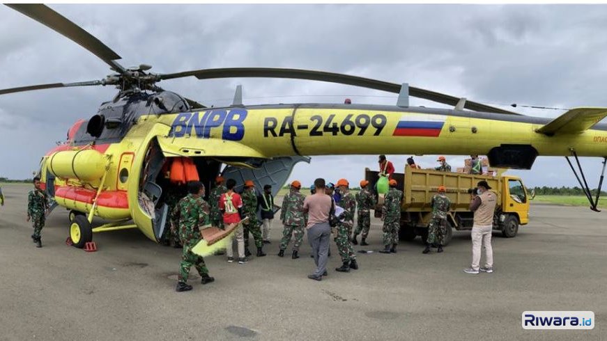 Ilustrasi helikopter BNPB menangani pengiriman logistik di lokasibencana alam